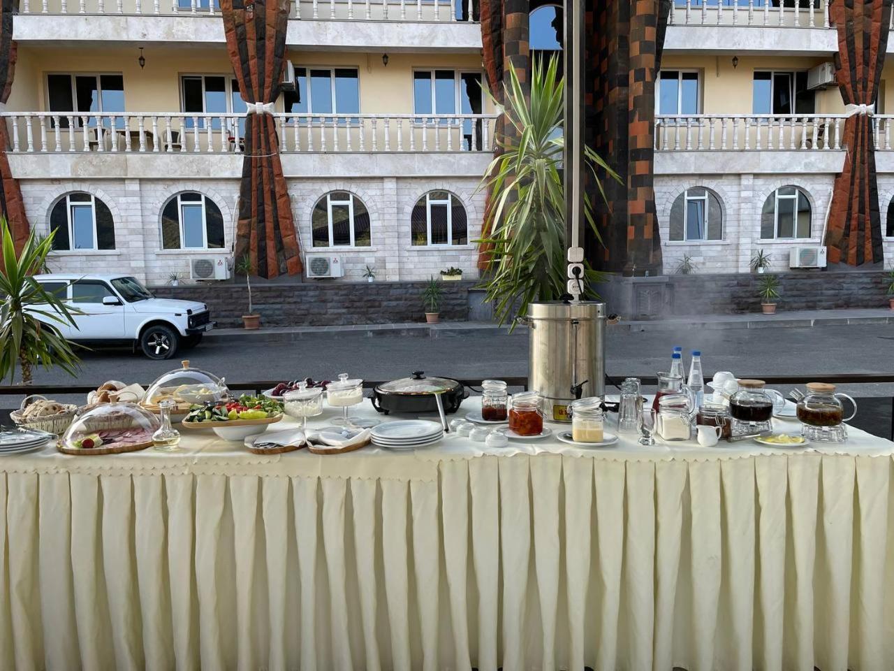 Grand Hotel Kapan, Armenia Exteriér fotografie